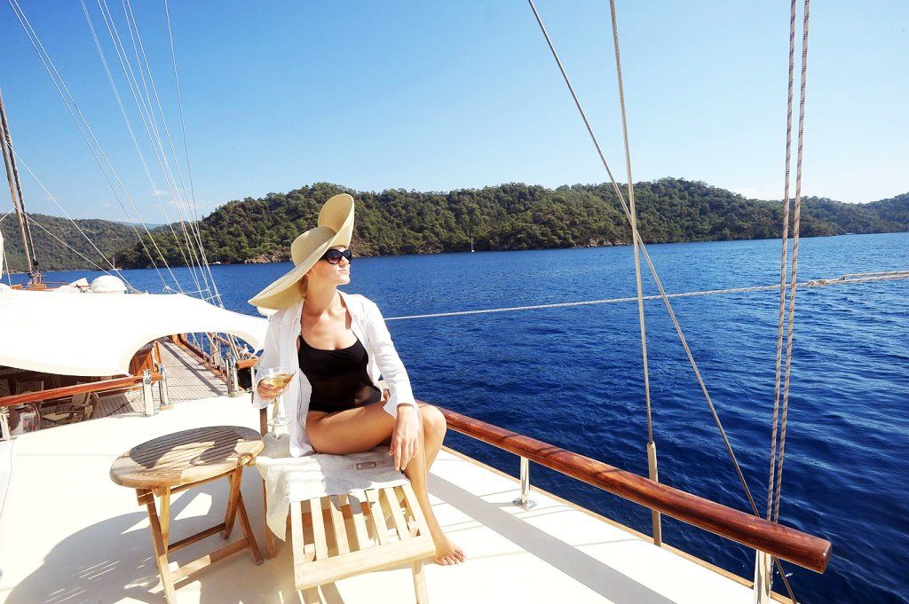Аренда яхт — способ провести отпуск с семьей или друзьями на яхте